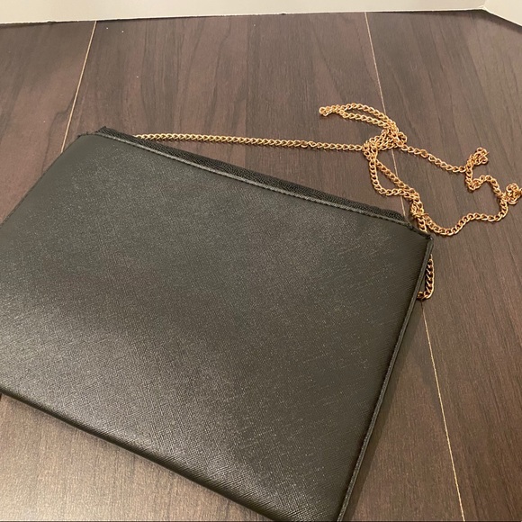 New Look Black Crossbody Bag With Gold Accents - Picture 5 of 5
